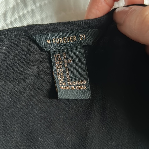 Black short romper, flowy bell sleeves with detailing all over - Picture 6 of 10